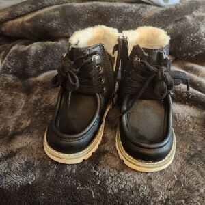Old Navy Black Faux-Shearling Lace-Up Kids Boots with Cream Sole